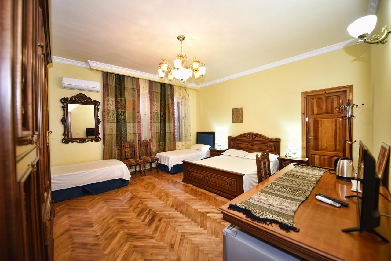 Rose Garden Hotel Shkoder Bagian luar foto